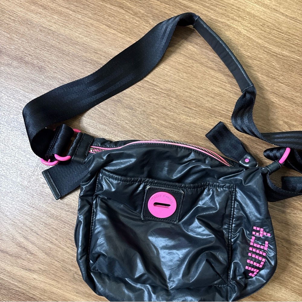 Vintage 2010 Juicy‎ Couture crossbody purse.